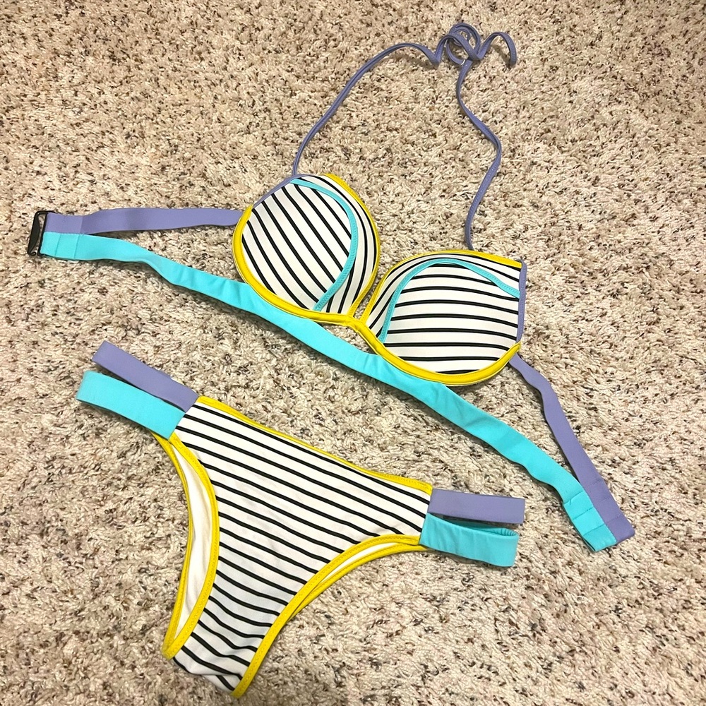 VS stripes with colors bikini. Size M 32D